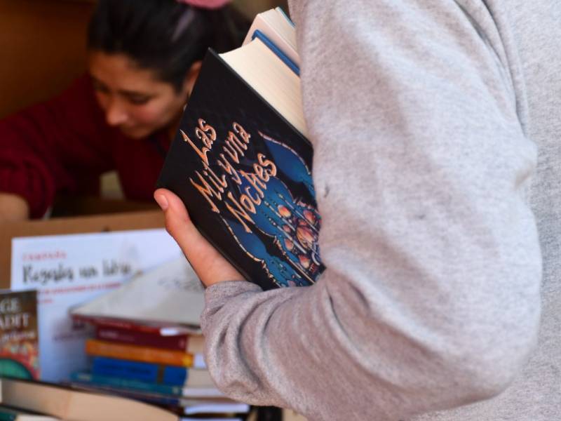 Corte de Apelaciones de La Serena dona libros a jóvenes en proceso de reinserción social