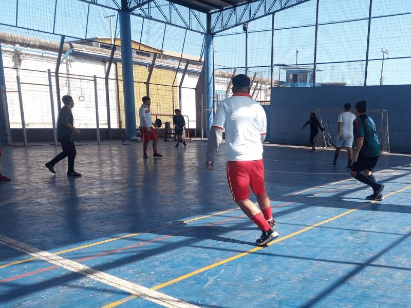 Jóvenes en proceso de reinserción social inician taller deportivo
