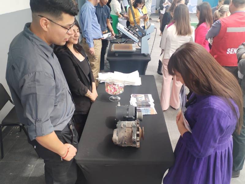 Feria Laboral entrega herramientas y oportunidades a jóvenes en procesos de reinserción