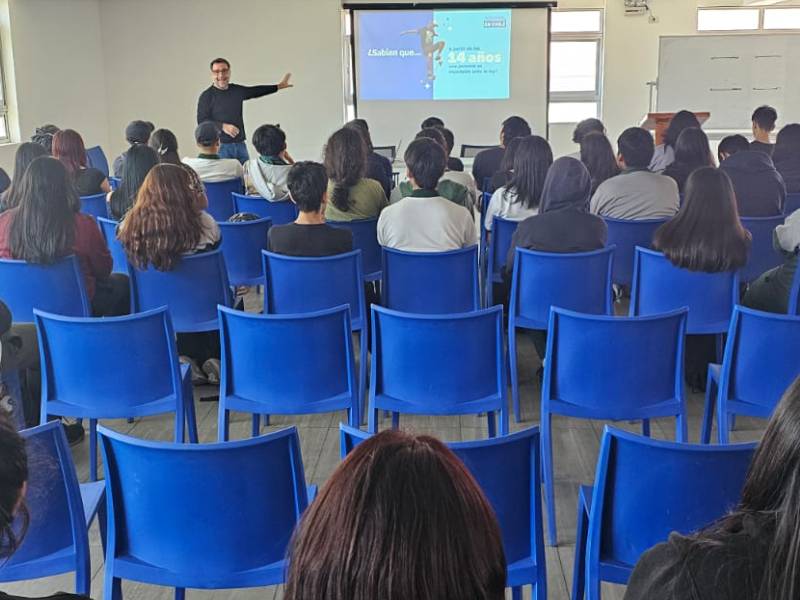Arica: Servicio de Reinserción promueve charlas de responsabilidad penal adolescente en colegios y liceos de la región