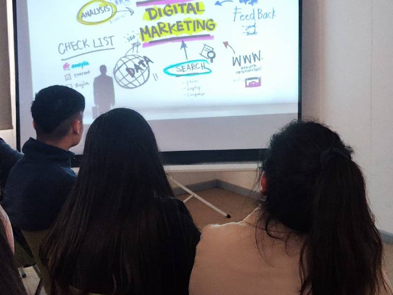 Diez jóvenes apuestan por su reinserción a través del marketing digital