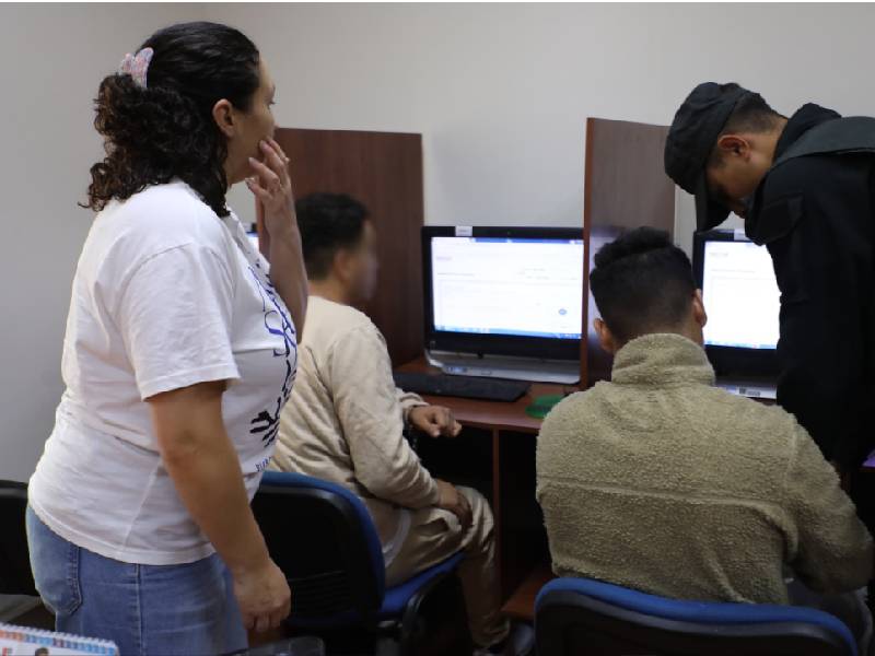Atacama: Jóvenes en proceso de reinserción rinden examen para obtener licencia clase D