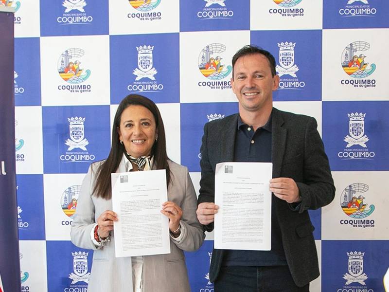 Coquimbo: Firma de convenio con municipio para favorecer integración de jóvenes de la comuna