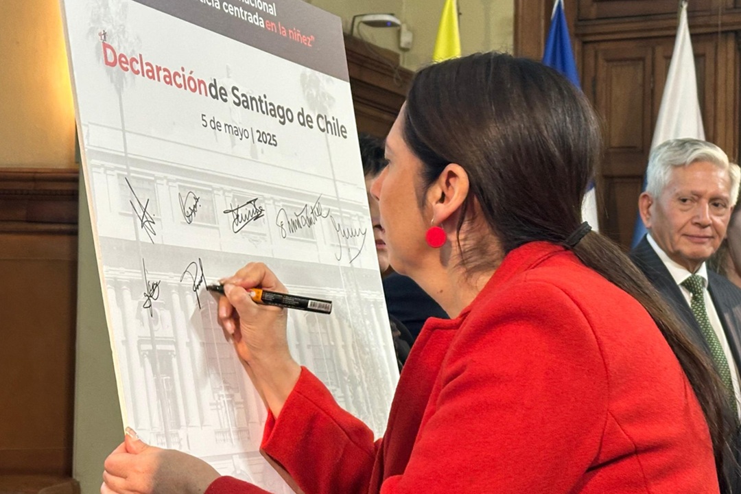 Servicio de Reinserción Juvenil y otras instituciones firman “Declaración de Santiago” para avanzar a una mejor justicia para adolescentes