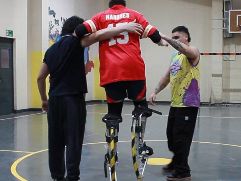 Magallanes: Con zancos se realizó novedoso taller en centro de reinserción