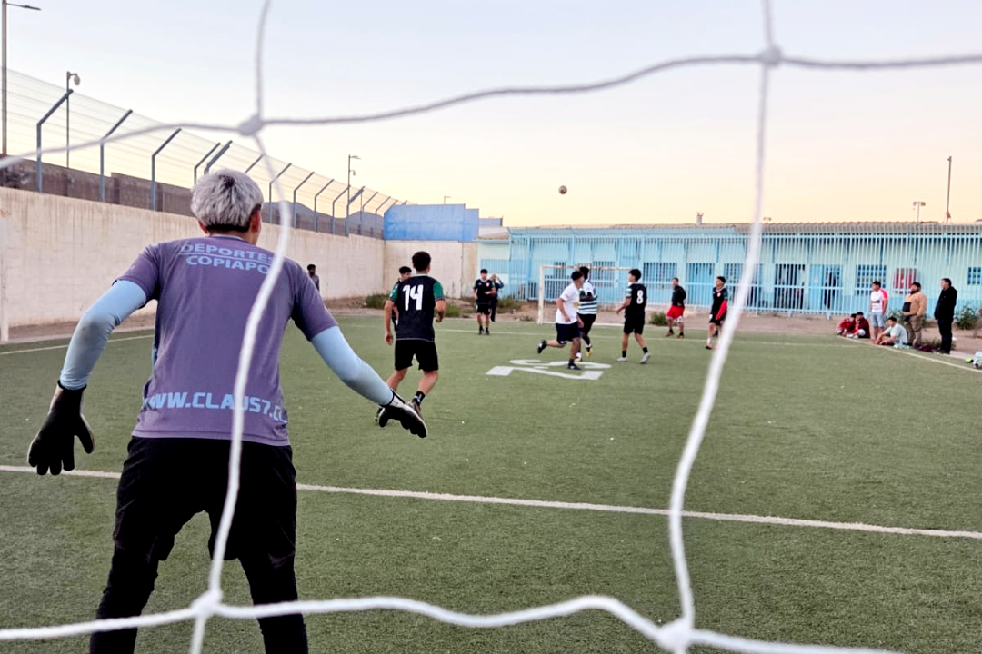 Atacama: Sub-20 de Deportes Copiapó visitó a jóvenes en Centro de Justicia Juvenil