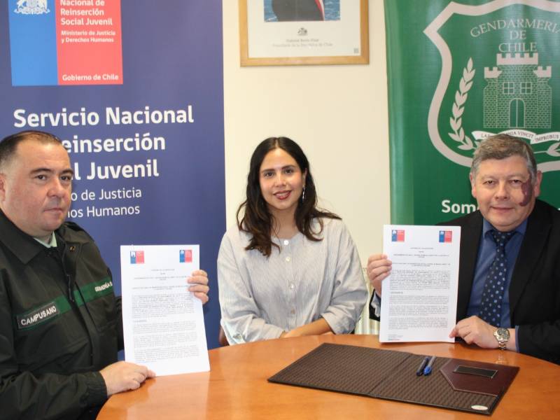 Magallanes: Servicio firma convenio con Gendarmería para apoyar reinserción laboral de jóvenes