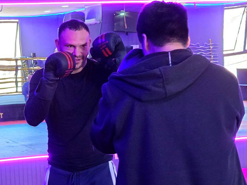 Atacama: Jóvenes en reinserción practican de boxeo con “Nazareno” Zuleta