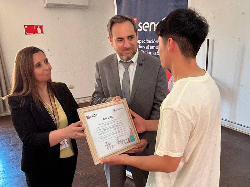 Ñuble: Jóvenes en proceso de reinserción social finalizaron curso de cocina nacional