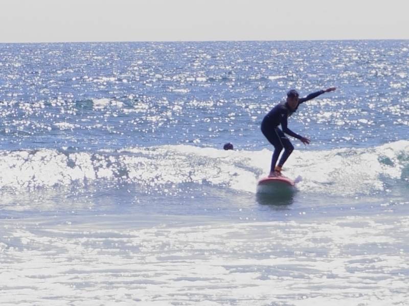 Coquimbo: Joven en proceso de reinserción vive su primera experiencia de surf