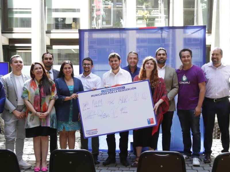 Municipios de la Región Metropolitana se suman al trabajo por la reinserción social juvenil