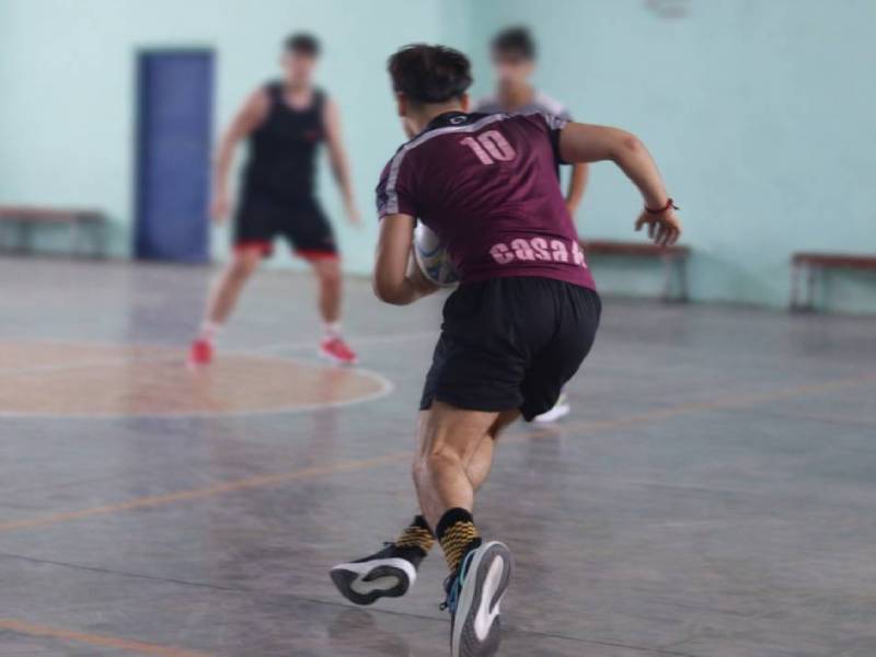 Valparaíso: Jóvenes participan en taller de rugby