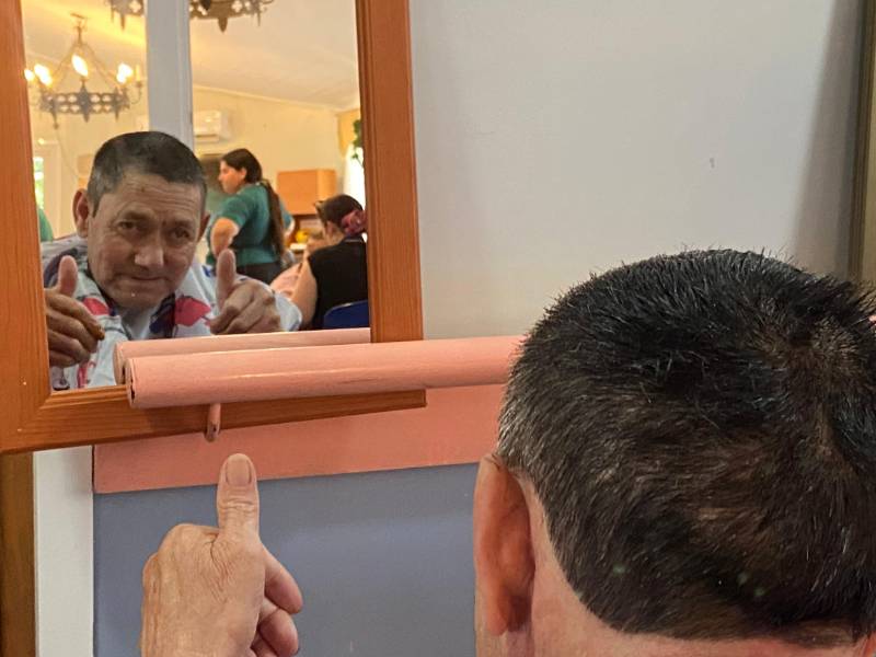 Maule: Jóvenes que cumplen sanción visitan hogar de adultos mayores de Fundación Las Rosas