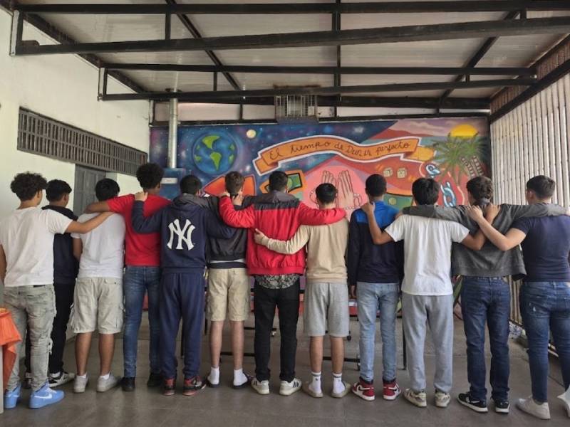 RM: Jóvenes en el IP IRC San Joaquín inauguran mural artístico fruto de taller de verano
