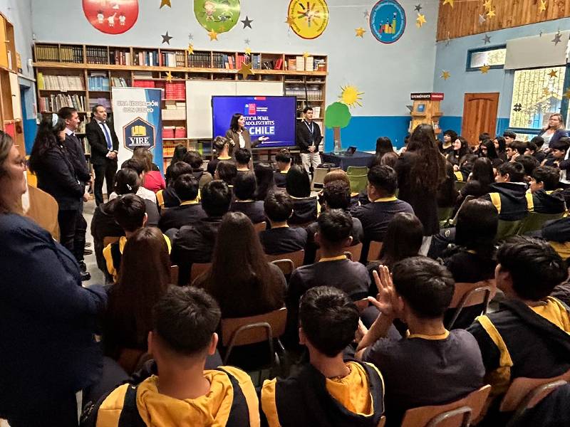 Ñuble: Servicio fortalece vínculos con comunidades educativas a través de charlas sobre justicia juvenil