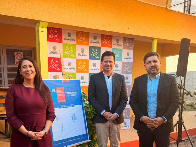 Servicio y Municipalidad de Graneros firman convenio para fortalecer oportunidades de reinserción en O’Higgins