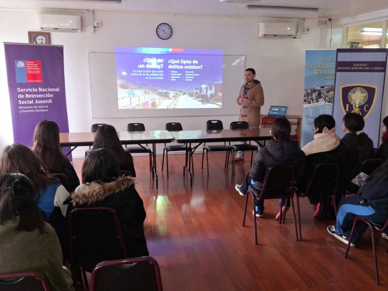 Los Ríos: Más de 1.800 estudiantes participan en charlas preventivas de responsabilidad penal adolescente