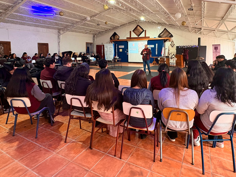 Los Ríos: Más de mil estudiantes de la región han participado en charlas preventivas
